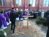 Территория примыкающая к храму Девы Марии, Елгава, 21 февраля 2019 г. Погребение тела бывшего католического епископа Антона Юстса в могиле-крипте.