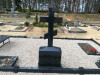 Кладбище «Jaunzemju», Ценская волость, март 2019 г. Современный полированный гранитный крест.