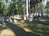 Еврейское кладбище Яунелгавы, август 2019 г. Бетонные и каменные мацевы. Верхняя часть кладбища.
