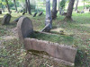 Иудейское (еврейское) кладбище Лудзы, июль 2020 г. Надгробия 20-30 годов 20 века. Монолитно изготовленные мацева и надгробник из бетона.