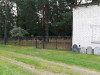 Иудейское (еврейское) кладбище Асоте, Крустпилс, июль 2020 г. Металлическая ограда и ворота кладбища.
