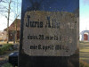 Март 2023. Кладбище Лиелвирцавас. Ошибочная дата рождения на лицевой стороне памятника Юрису Алунансу.